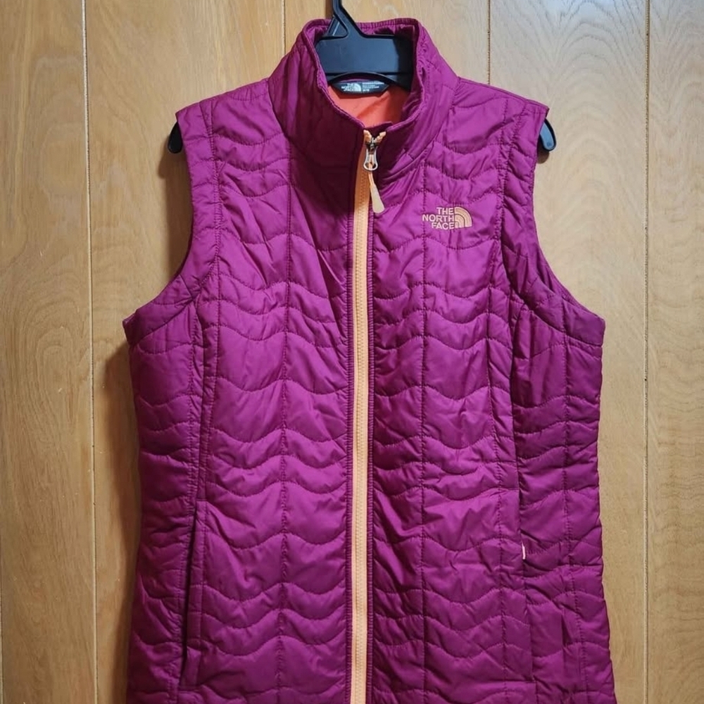 The North Face Women's Quilted Vest - Raspberry with Peach Trim